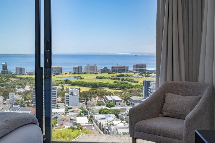 To Let 3 Bedroom Property for Rent in Green Point Western Cape